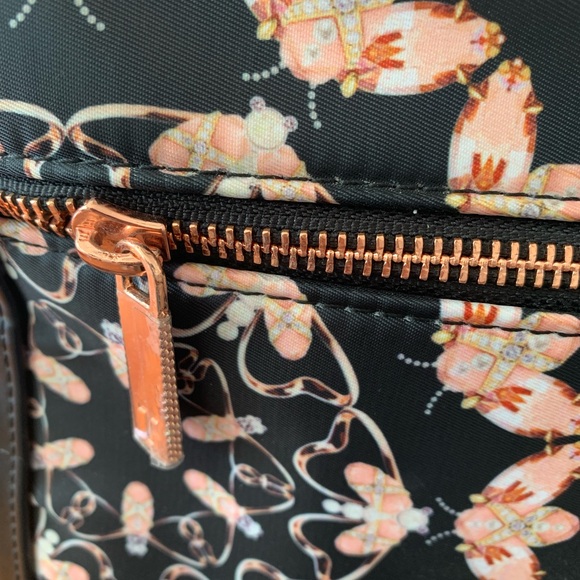 EUC Ted Baker Queen Bee Rolling Carry-On Travel Luggage Bag - Picture 17 of 17